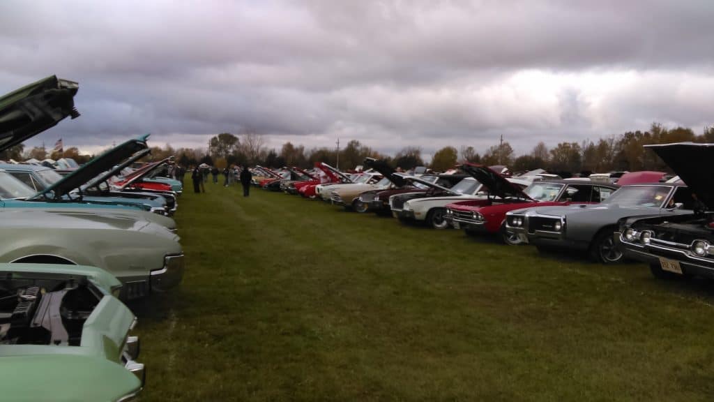 many cars at show